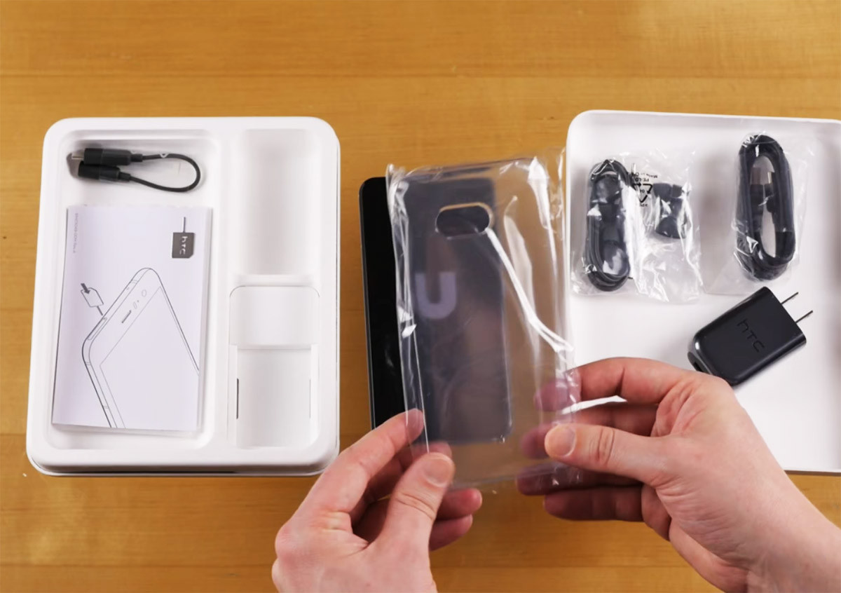 Mở hộp siêu phẩm HTC U 11 ảnh 8