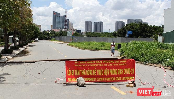 "Việc xây dựng lộ trình mở cửa phải thận trọng để tránh tình huống tái phong toả”, Tiến sĩ Nguyễn Thu Anh, Giám đốc Viện Nghiên cứu Y khoa Woolcock Việt Nam (Đại học Sydney, Australia) nhấn mạnh. Ảnh: GVT. "Việc xây dựng lộ trình mở cửa phải thận trọng để tránh tình huống tái phong toả”, Tiến sĩ Nguyễn Thu Anh, Giám đốc Viện Nghiên cứu Y khoa Woolcock Việt Nam (Đại học Sydney, Australia) nhấn mạnh. Ảnh: GVT.