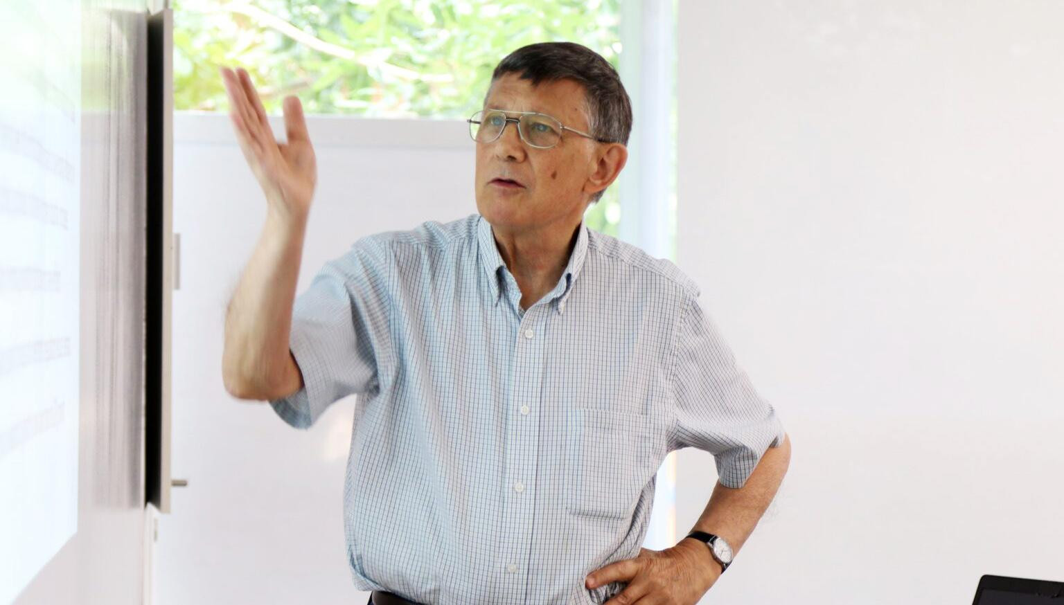 Các nghiên cứu, phản biện chính sách của Giáo sư David Dapice thường xuyên được các nhà lãnh đạo Việt Nam tham khảo (Ảnh: Đại học Fulbright)