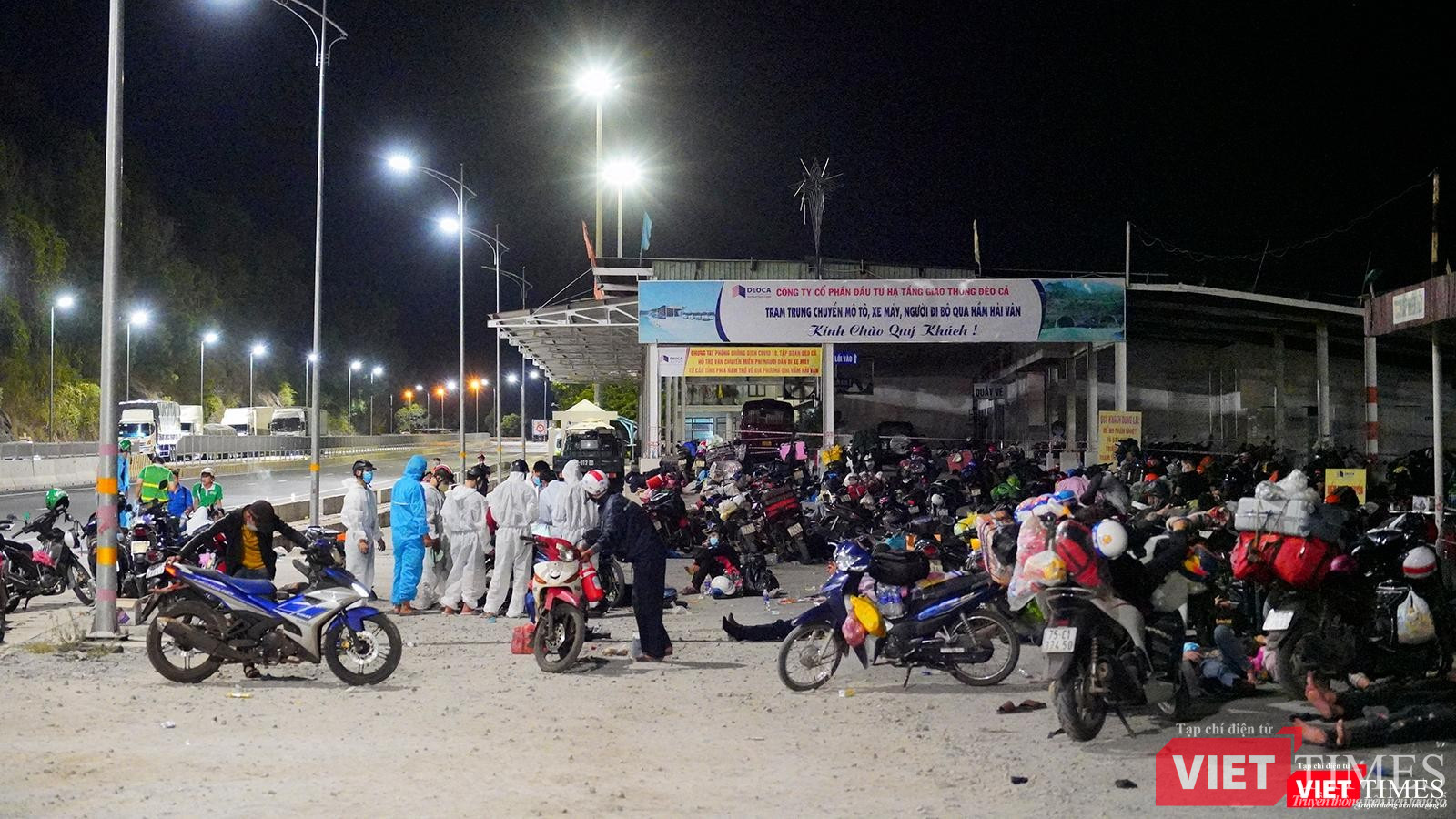 Lúc này là hơn 2h sáng