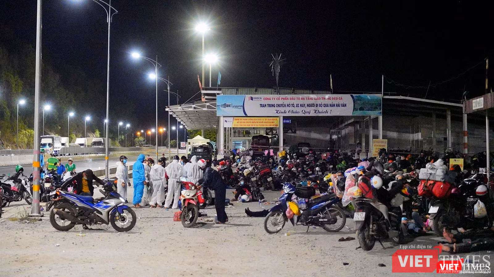 Lúc này là hơn 2h sáng