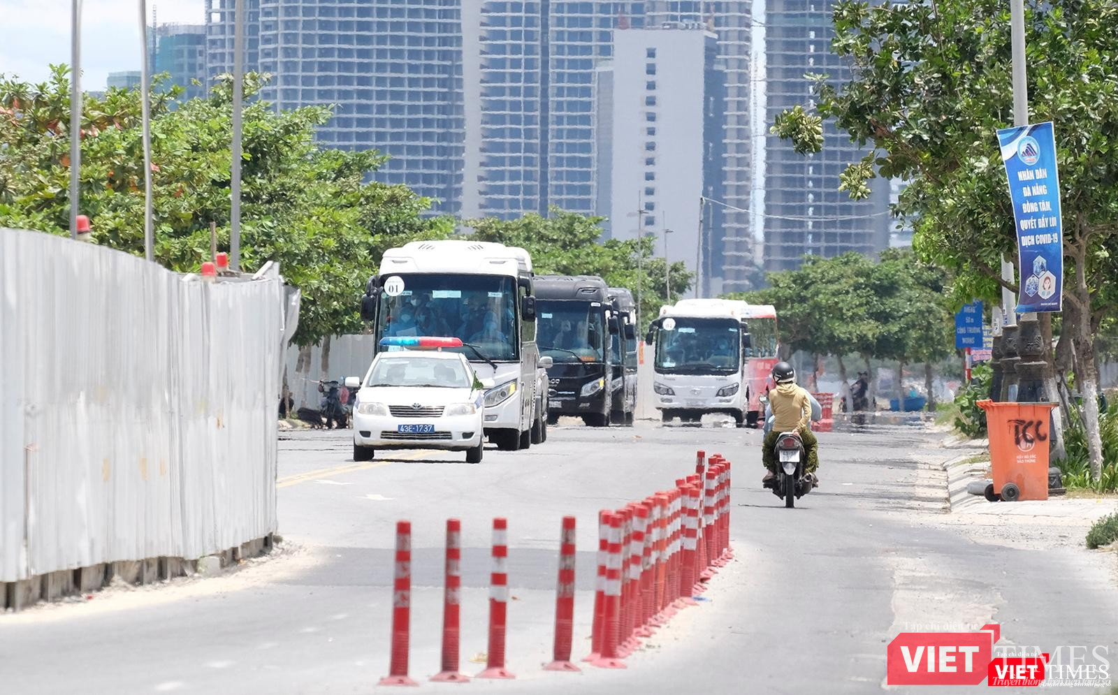 Đoàn xe đưa số công dân về nơi cách ly tập trung