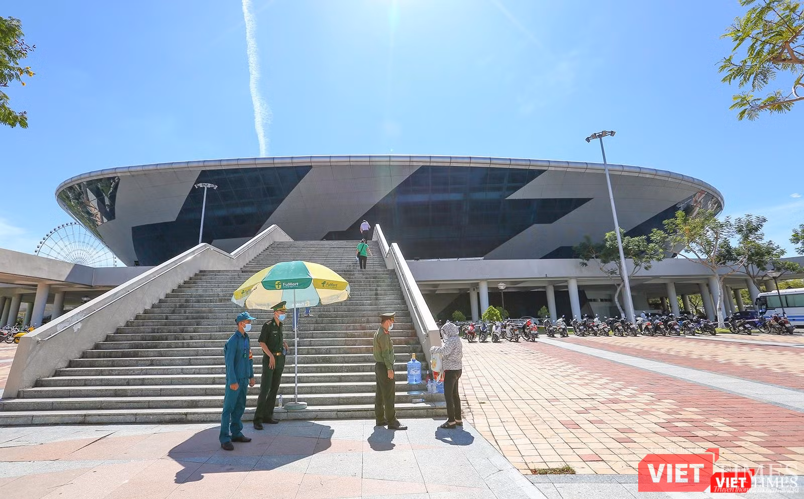 Cung thể thao Tiên Sơn (Đà Nẵng) được trưng dụng làm điểm tiêm vaccine cho người dân