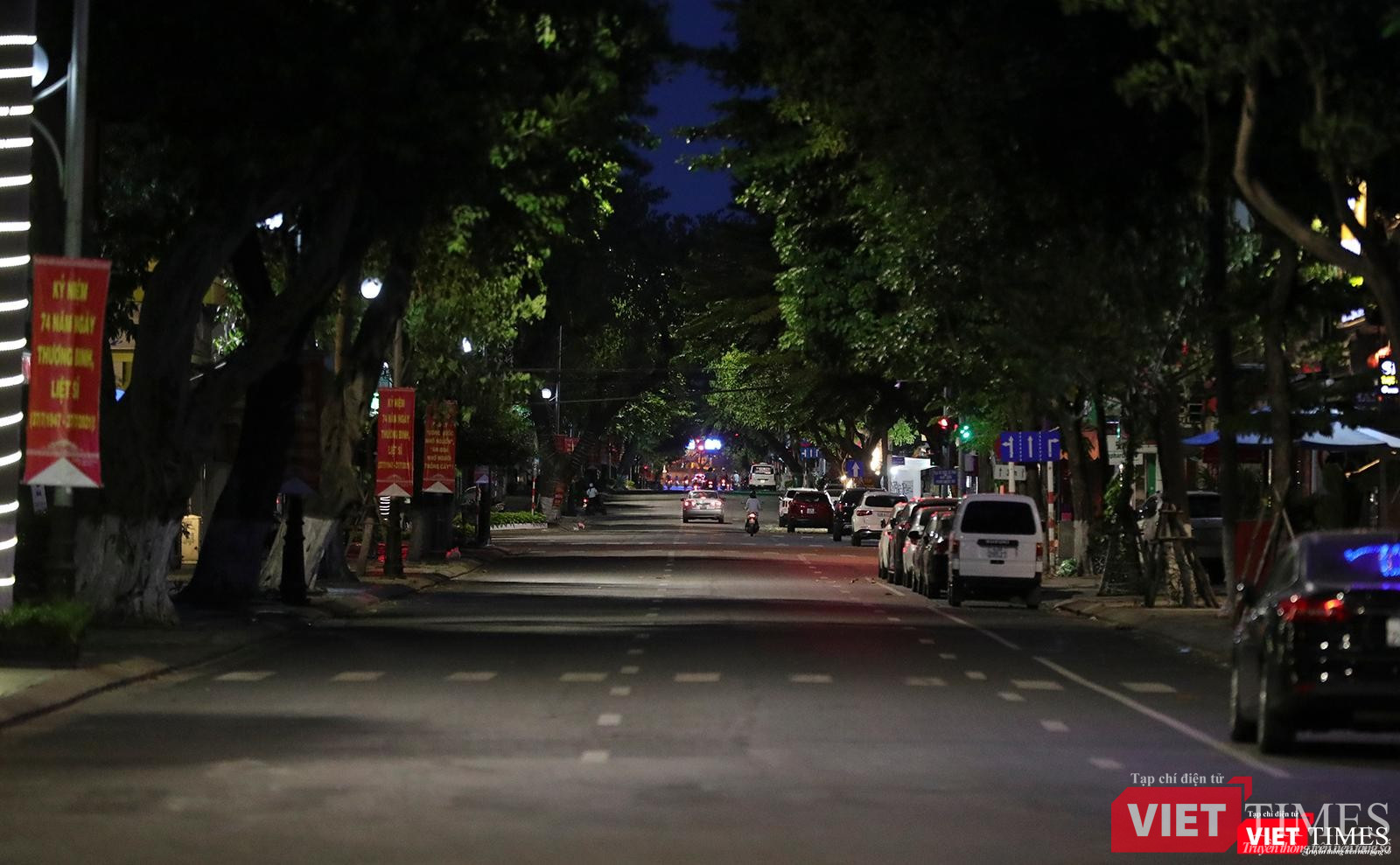 Đường Trần Phú dần vắng người