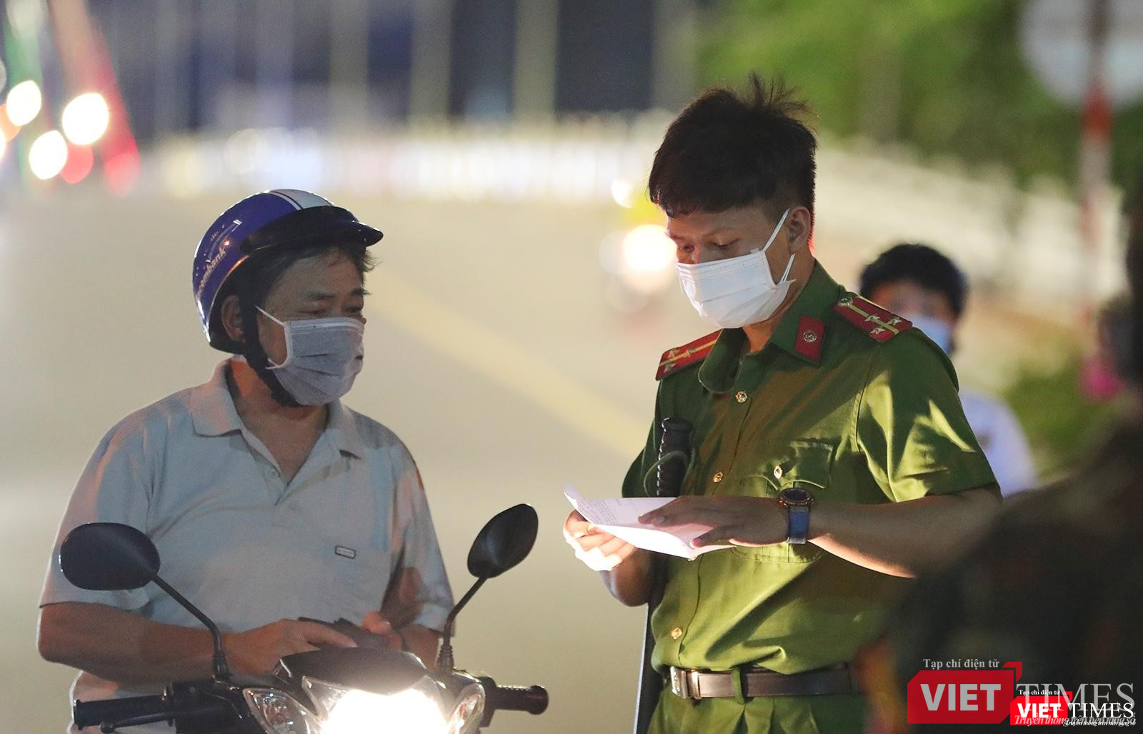 Nhắc nhở người dân