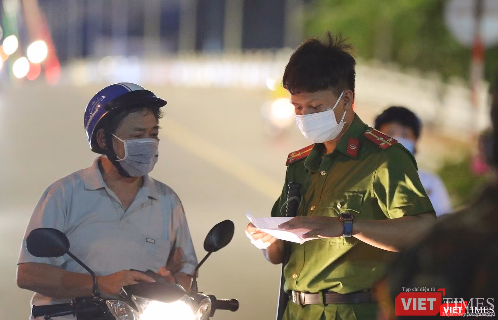 Nhắc nhở người dân