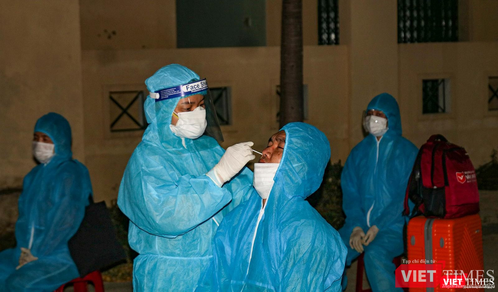 Lấy mẫu xét nghiệm Lấy mẫu xét nghiệm