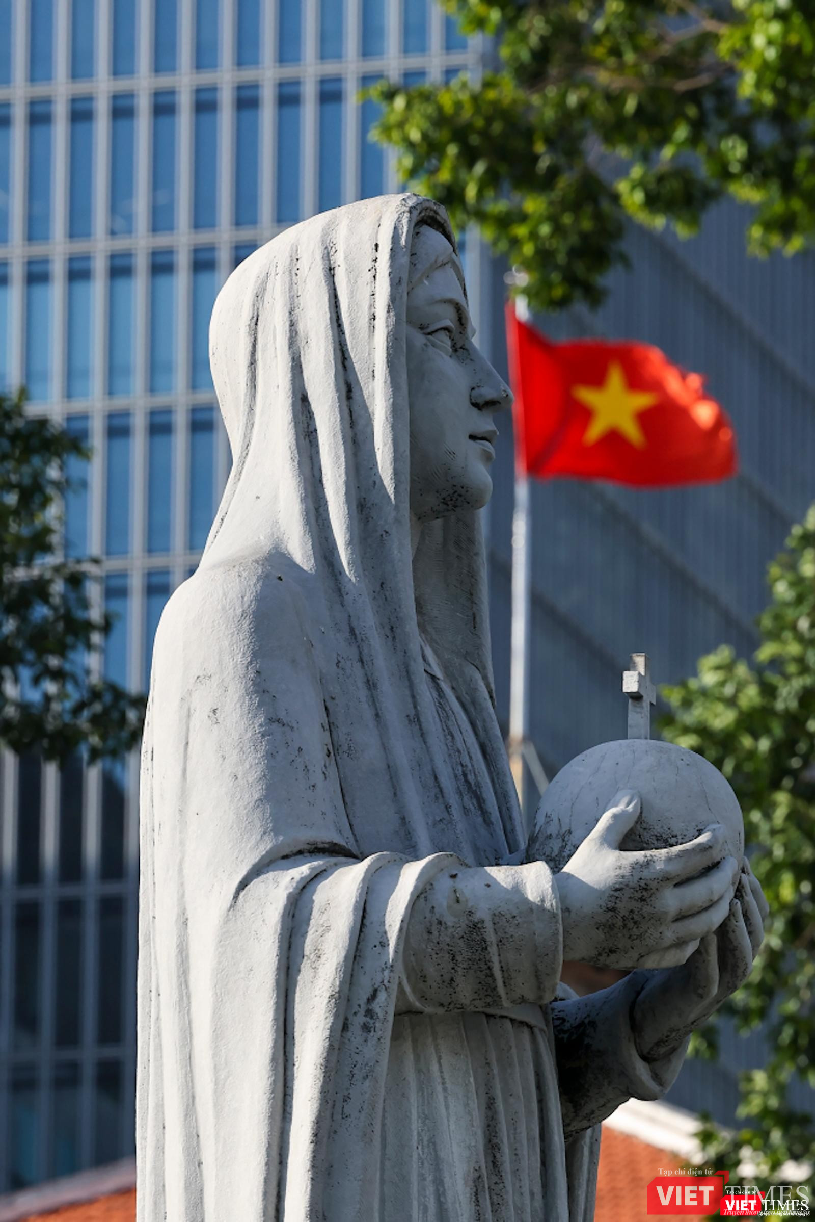 Cầu mong bình yên sẽ sớm trở lại với TP HCM