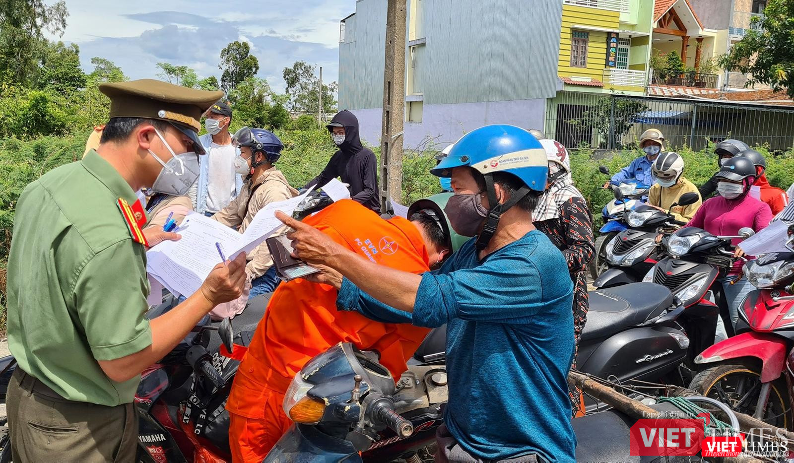 Thực hiện khai báo ý tế theo quy định