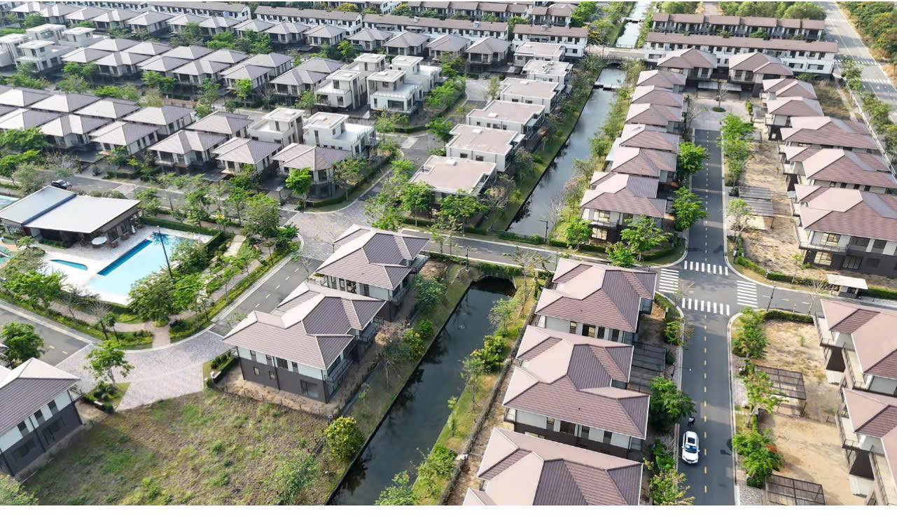 Một khu đô thị hiện đại nhưng vắng người ở tại Bến Lức, Long An. Ảnh: Internet