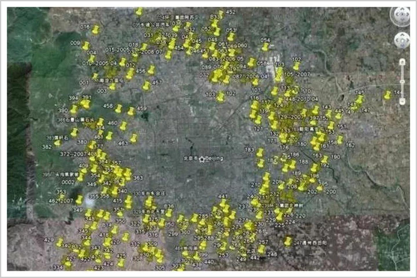 Dấu vàng là các trạm tái chế rác xung quanh Bắc Kinh.