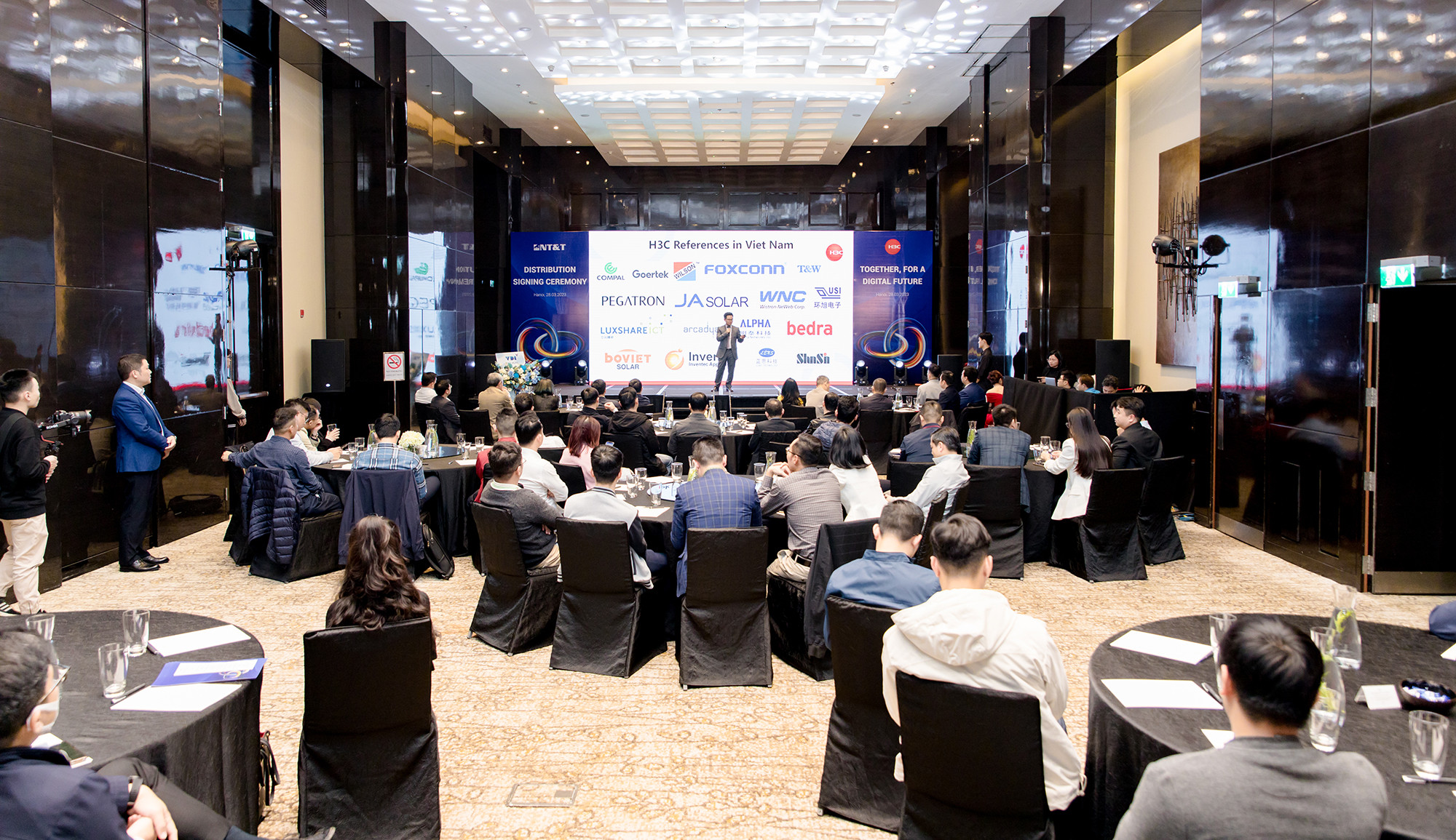 Toàn cảnh lễ ký hợp tác giữa NT&amp;T và H3C