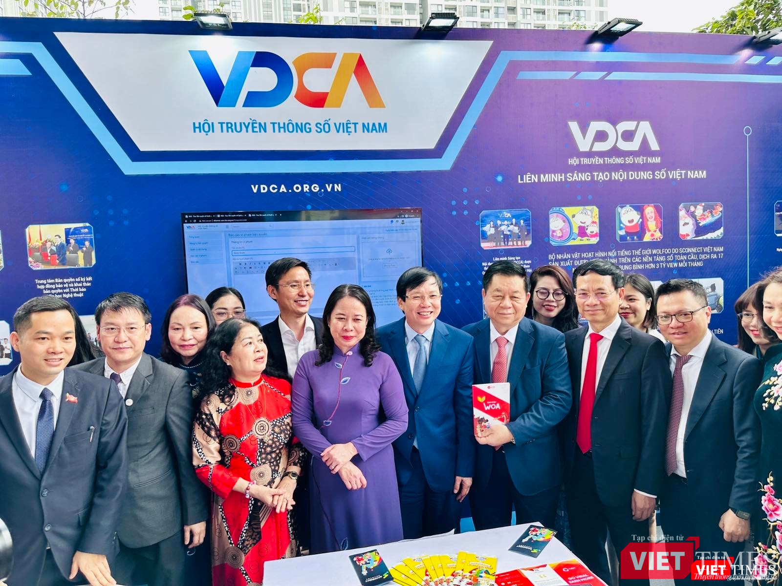 Lãnh đạo Đảng và Nhà nước thăm gian hàng triển lãm của Hội Truyền thông số Việt Nam (VDCA), Tạp chí điện tử VietTimes và các hội viên VDCA