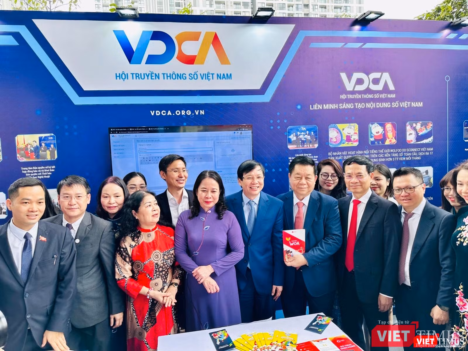 Lãnh đạo Đảng và Nhà nước thăm gian hàng triển lãm của Hội Truyền thông số Việt Nam (VDCA), Tạp chí điện tử VietTimes và các hội viên VDCA