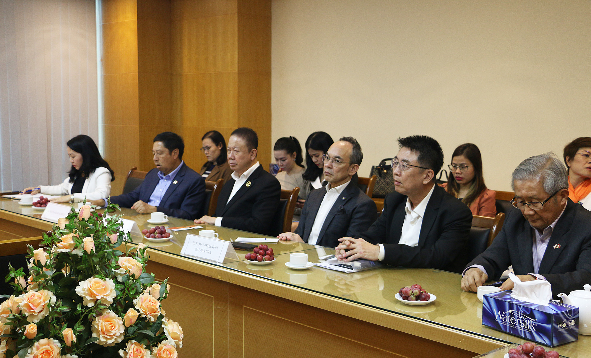 Ngài đại sứ và các thành viên đoàn Thái Lan