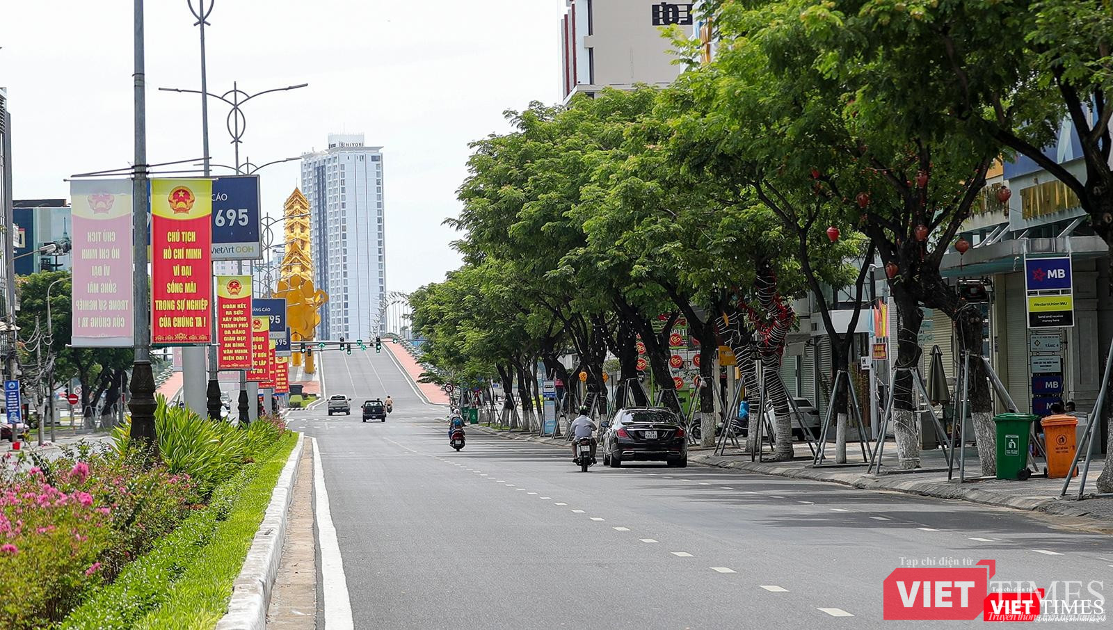 Đường Nguyễn Văn Linh