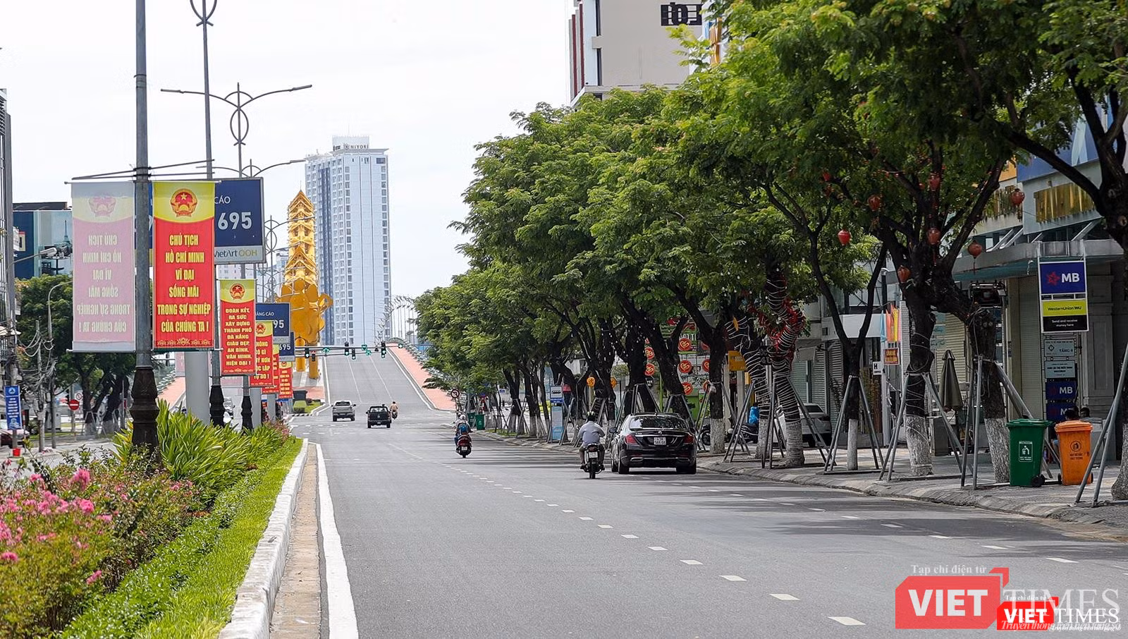 Đường Nguyễn Văn Linh