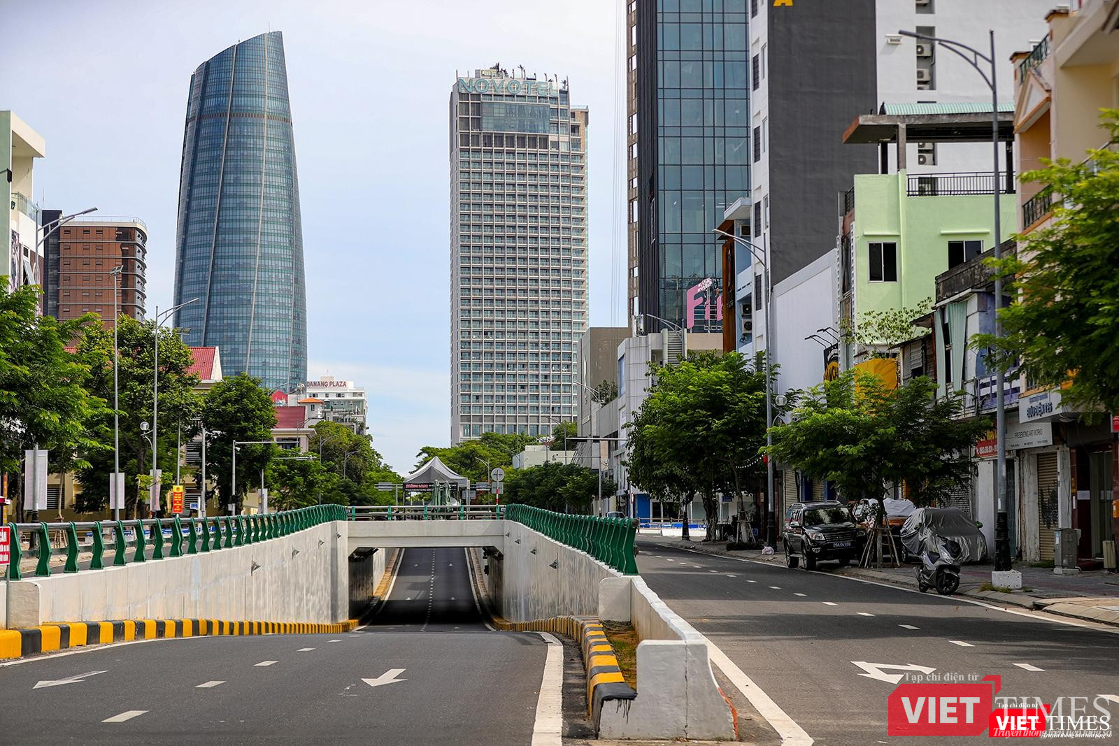 Hầm chui phía tây cầu Sông Hàn vắng lặng