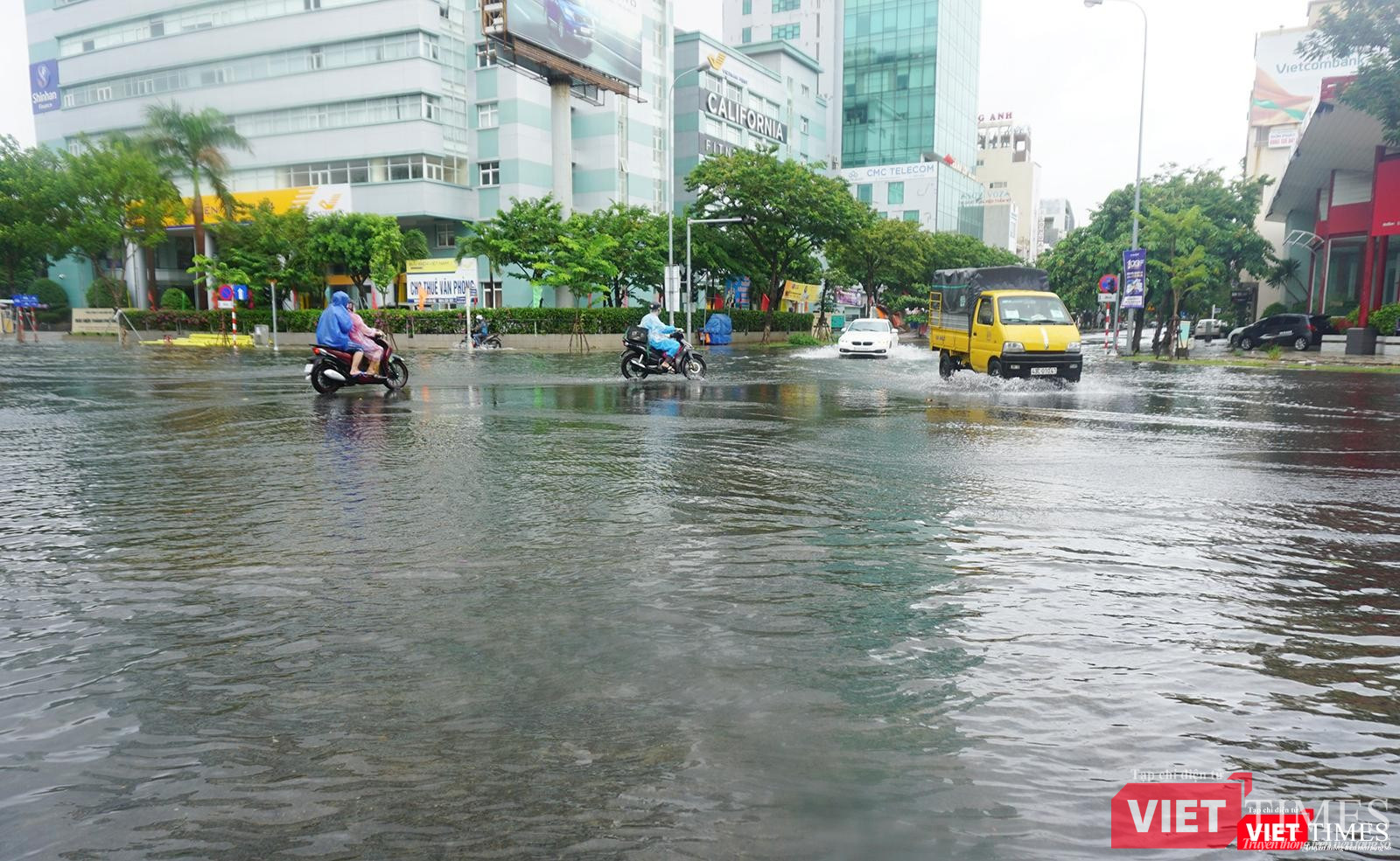 Ngập sâu trong nước