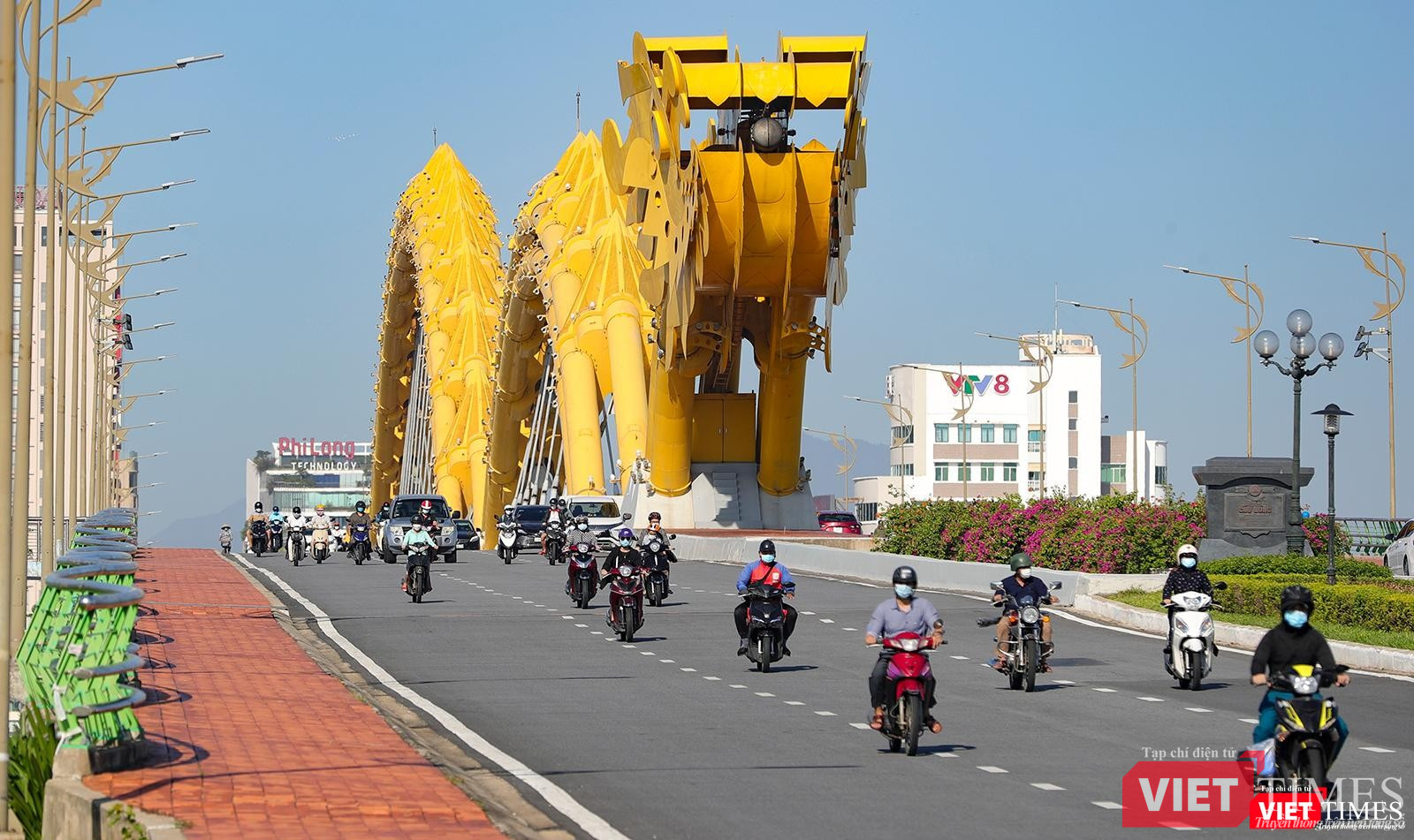 Cầu Rồng (Đà Nẵng) trong sáng ngày 30/9