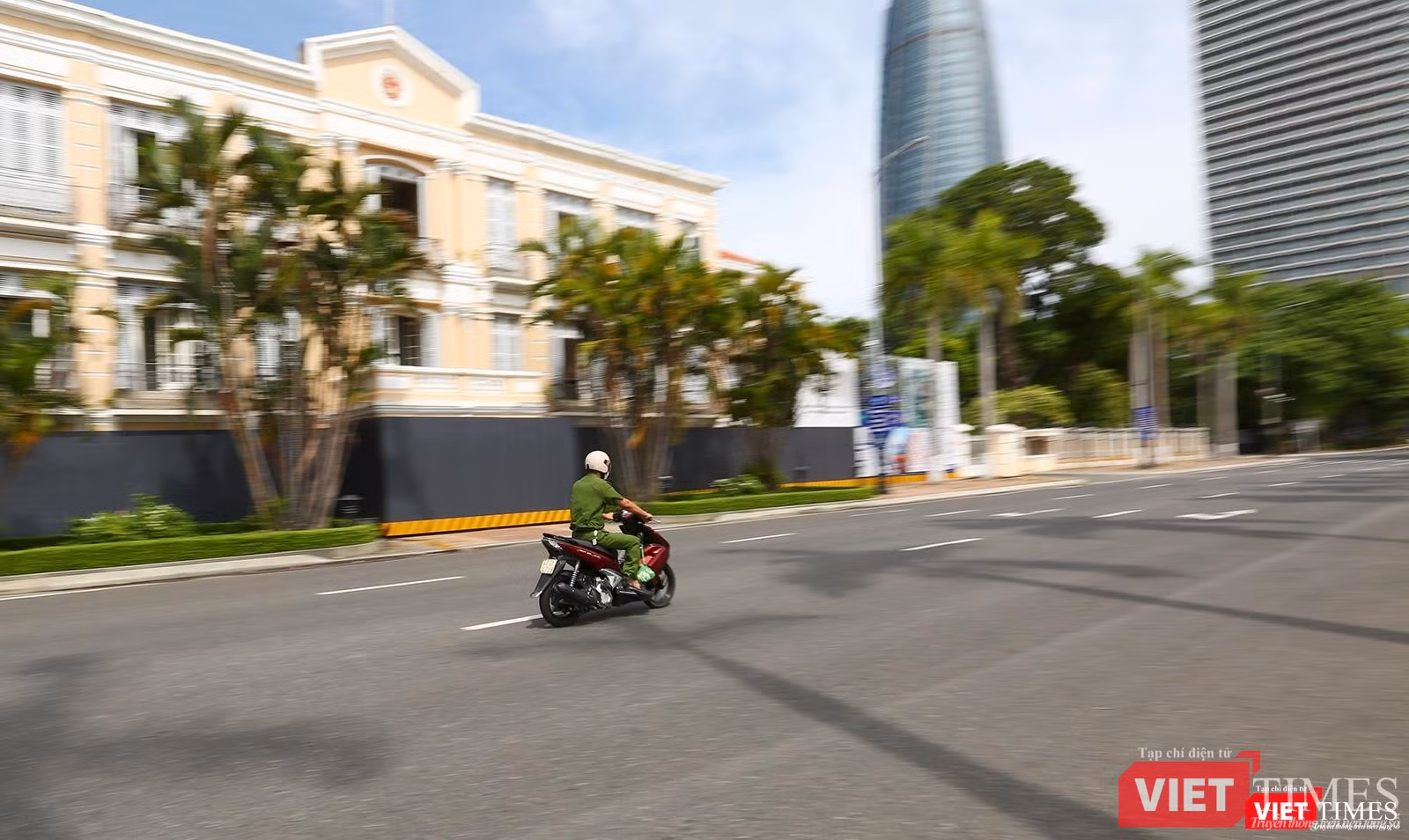 Lực lượng công an vẫn miệt mài tuần tra...