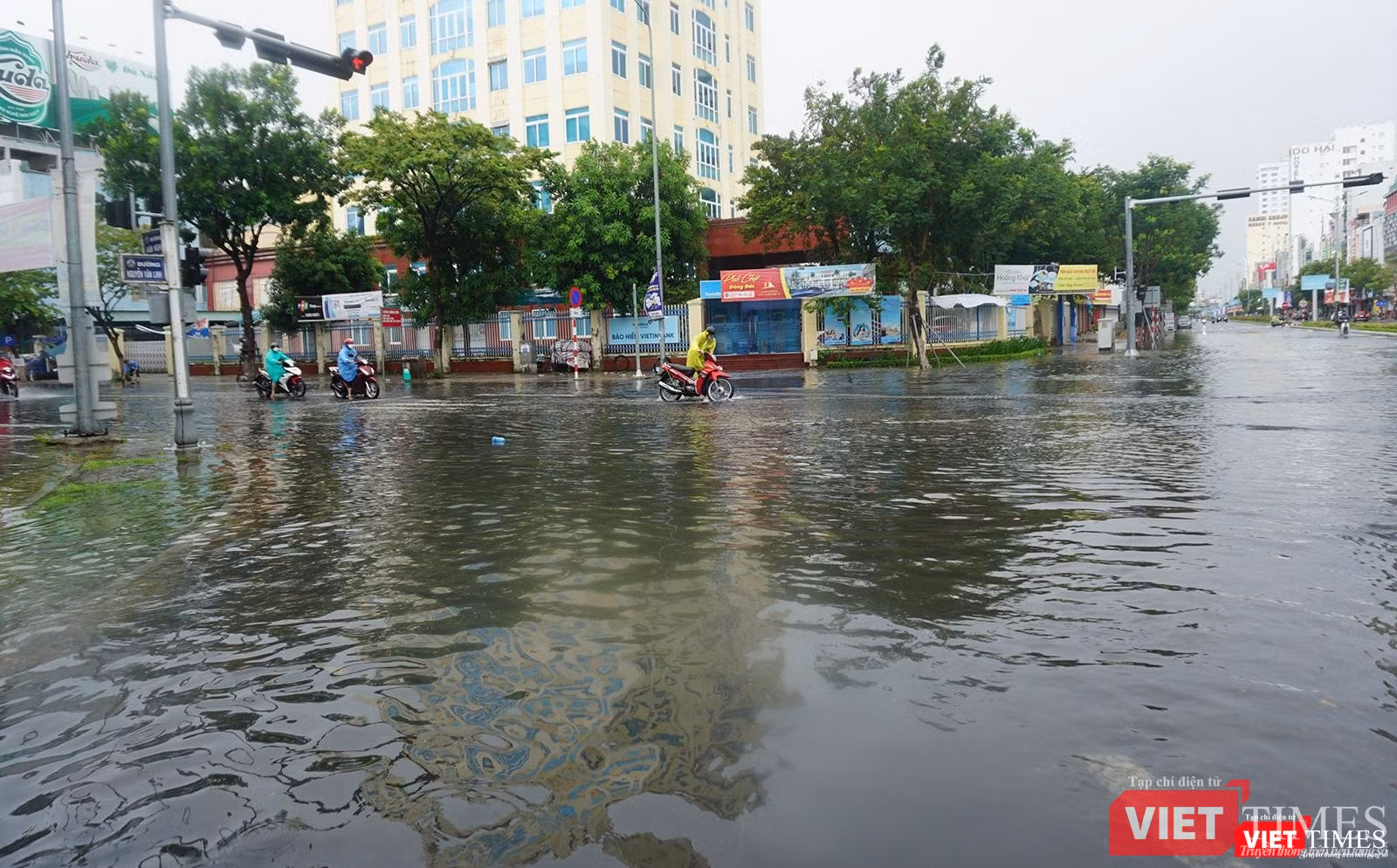 Nút giao thông Nguyễn Văn Linh-Hàm Nghi