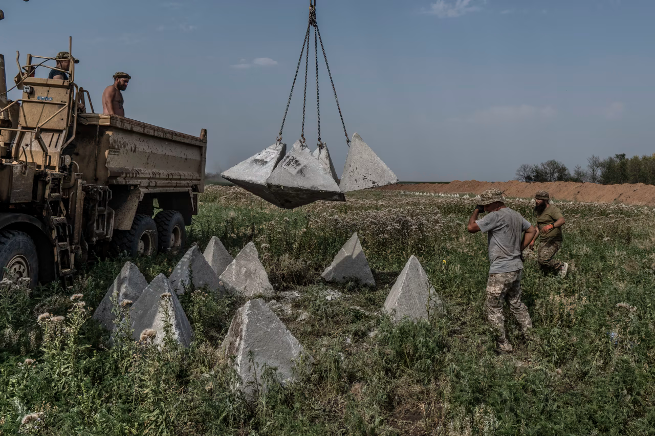 Ukraine tăng tốc xây dựng pháo đài chống Nga kéo dài từ Kharkov tới Zaporizhzhia 3.png