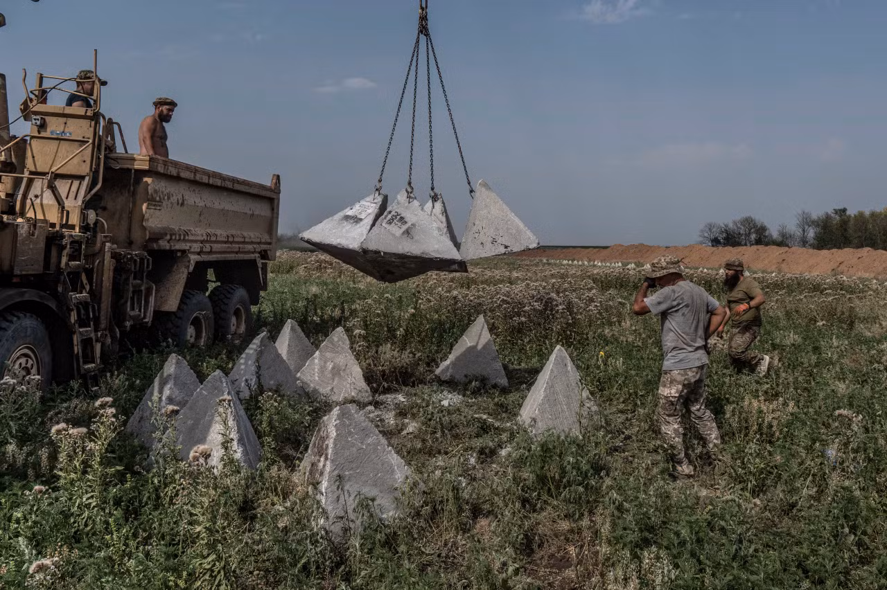 Ukraine tăng tốc xây dựng pháo đài chống Nga kéo dài từ Kharkov tới Zaporizhzhia 3.png
