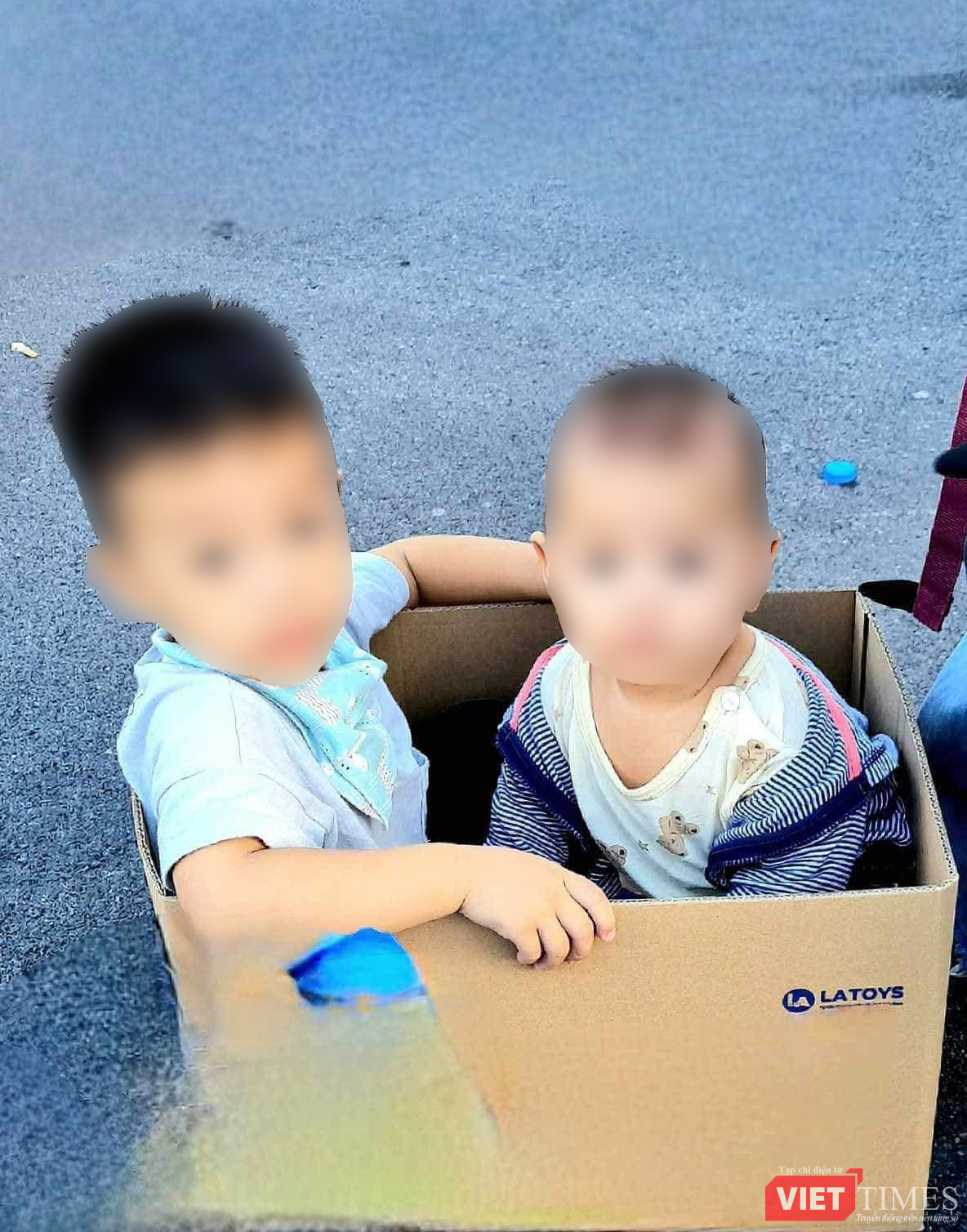 VT_ 2 cháu.jpg