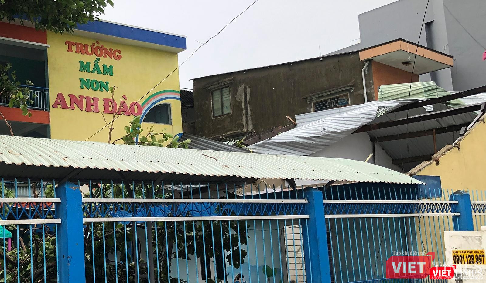 Đã có trường học bị tốc mái