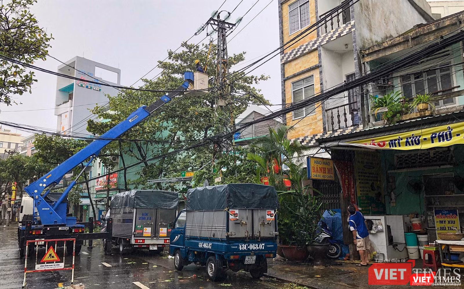 Ngành điện lực khẩn trương nối lại lưới điện