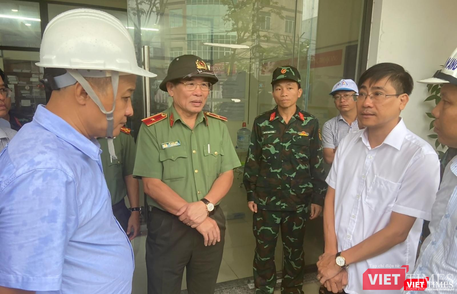 Lãnh đạo TP Đà Nẵng cùng Giám đốc Công an TP đi thị sát, đôn đốc công tác ứng phó với bão Noru