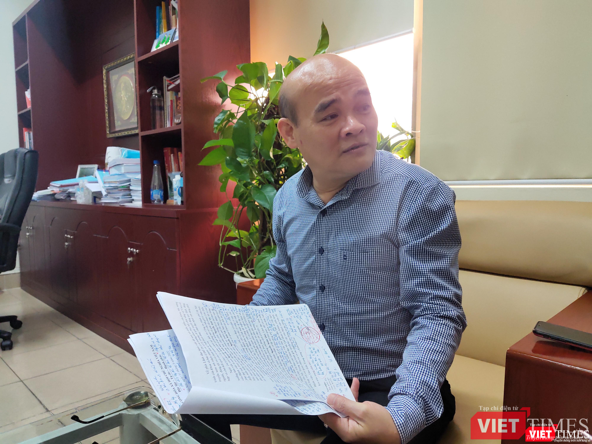 TS. Quang nêu 10 vấn đề chính mà các đối tượng đã bị đình chỉ công tác ở Bệnh viện Tâm thần Trung ương I cần phải giải trình rõ (Ảnh - Minh Thuý)
