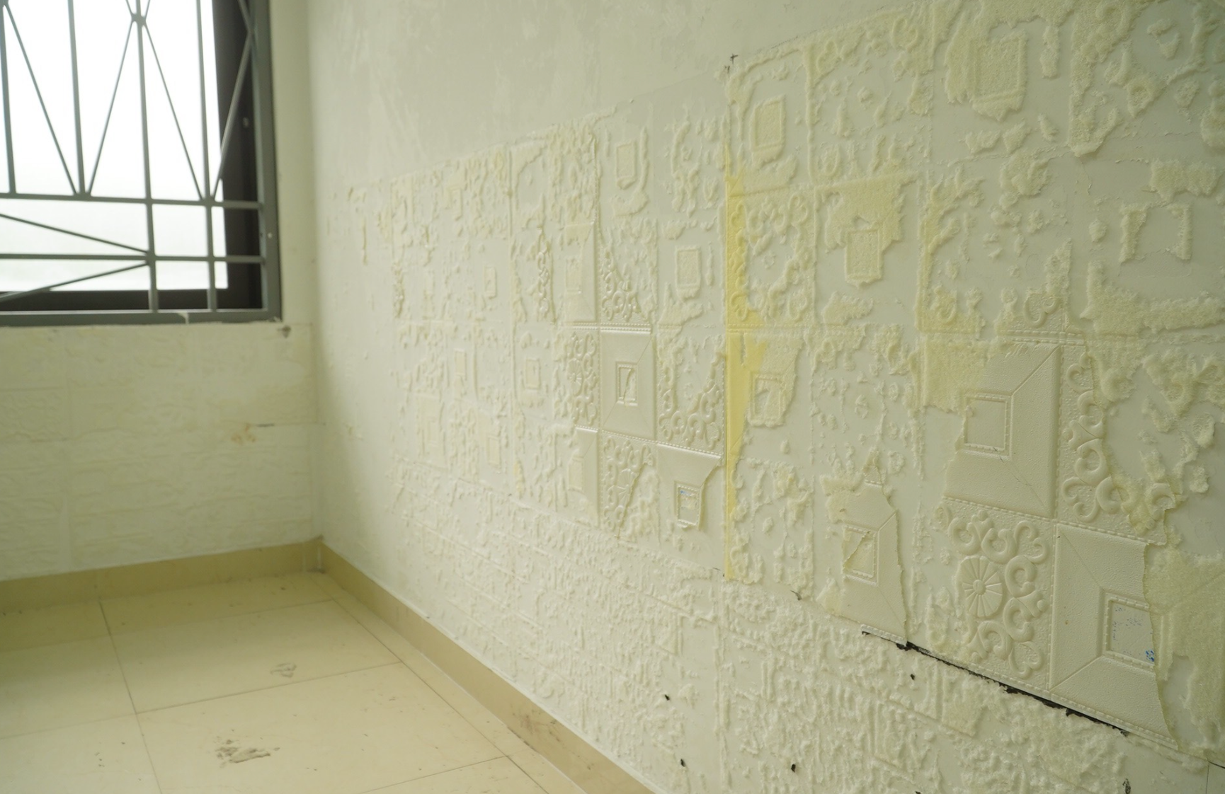 Vết tích còn sót lại của giấy dán cách âm