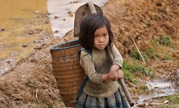 Những đứa trẻ bị bỏ lại phía sau của Trung Quốc hầu như cả năm không được gặp cha mẹ. Ảnh: Deccan Chronicle