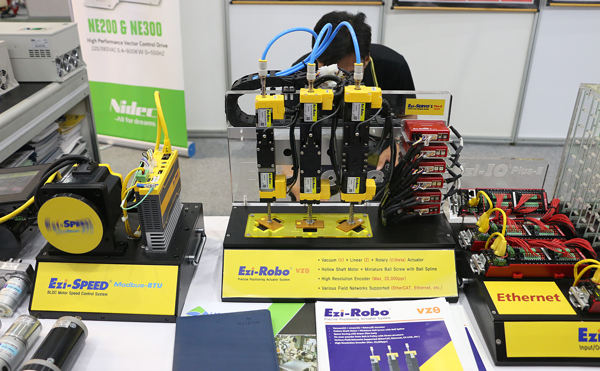 Xem những cánh tay Robot, thiết bị nhà thông minh, máy in 3D tại AT Expo 2025