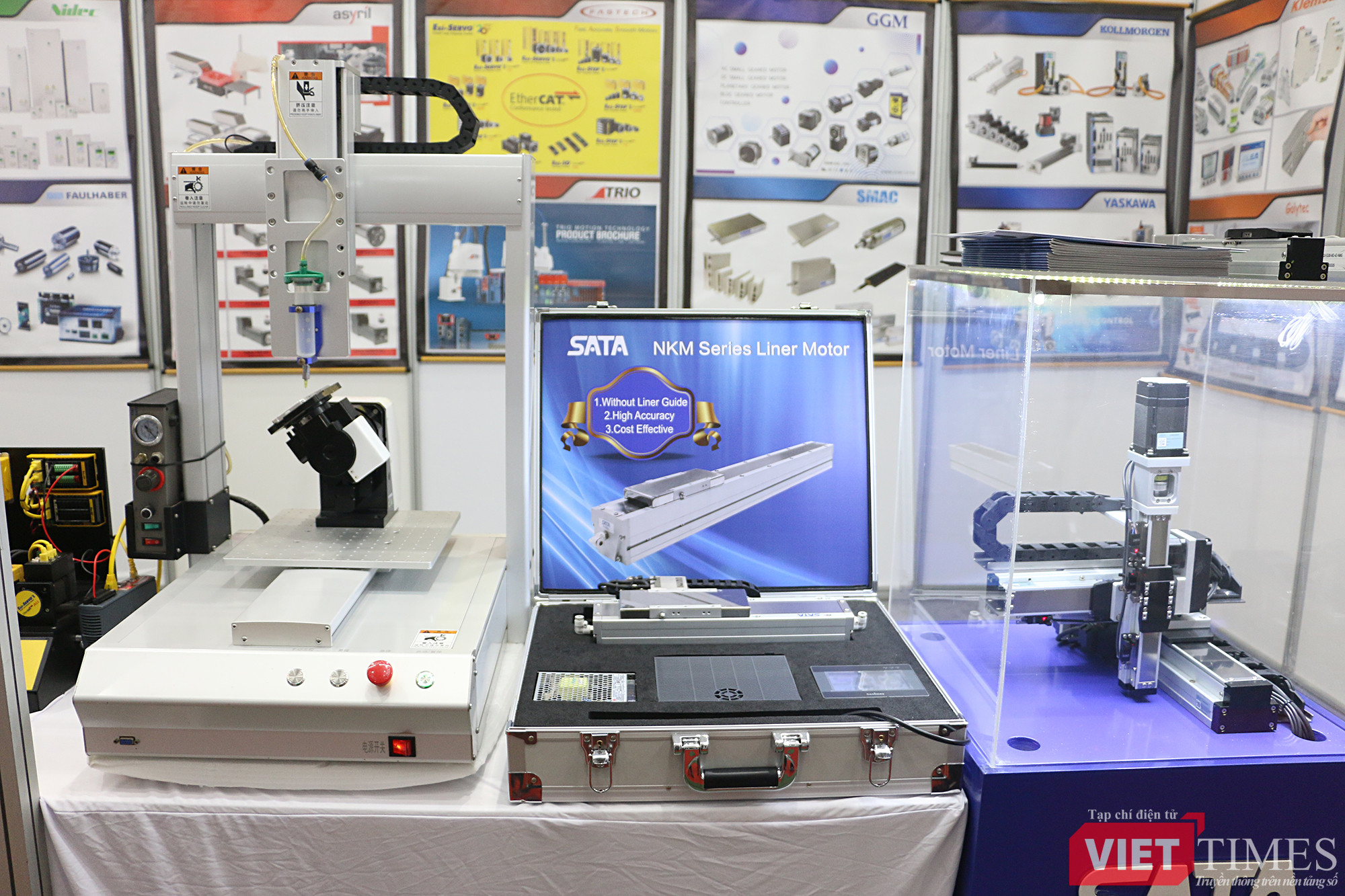 vt_thiet bi trien lam.jpg