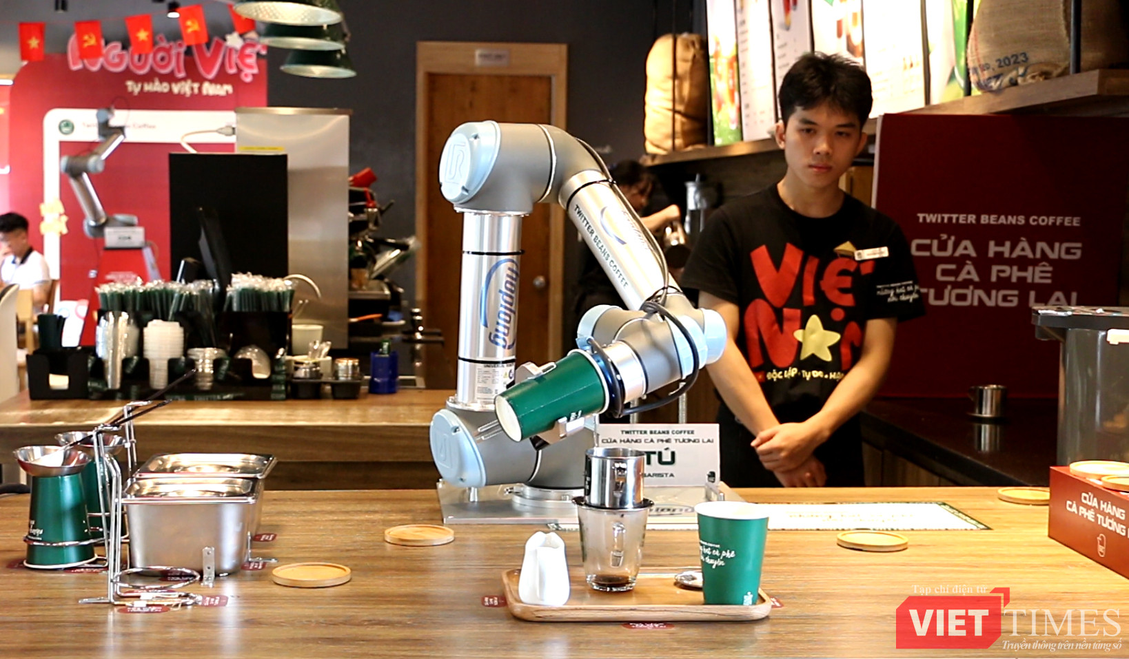 vt_robot coffee 10.jpg