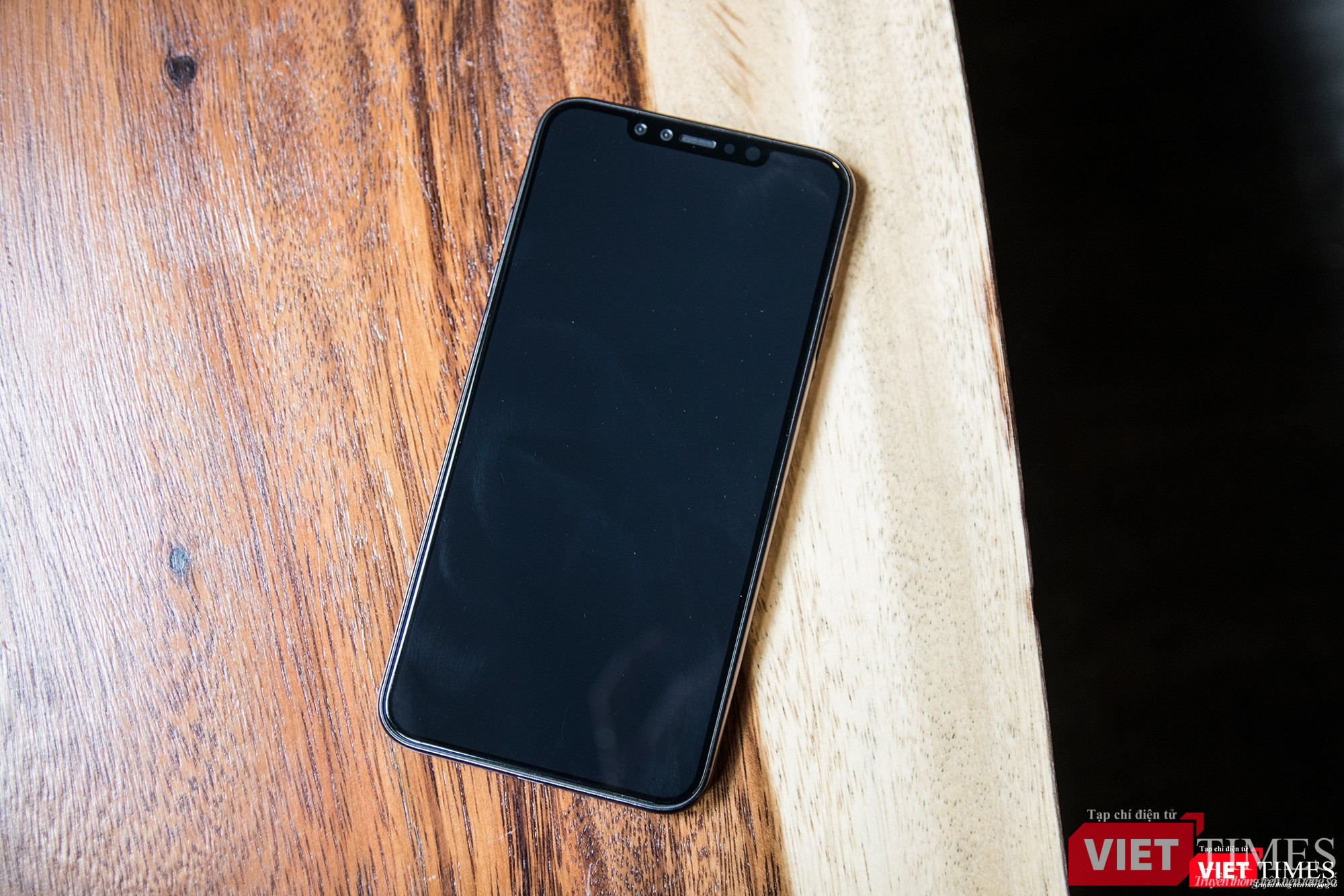 Theo những tin đồn từ trước đến nay thì iPhone X Plus sẽ có màn hình 6,5 inch. Nếu so với chiếc Galaxy Note 9 vừa ra mắt hôm 9/8 thì iPhone X Plus có màn hình lớn hơn (6,5 inch so với 6,4 inch) Theo những tin đồn từ trước đến nay thì iPhone X Plus sẽ có màn hình 6,5 inch. Nếu so với chiếc Galaxy Note 9 vừa ra mắt hôm 9/8 thì iPhone X Plus có màn hình lớn hơn (6,5 inch so với 6,4 inch)