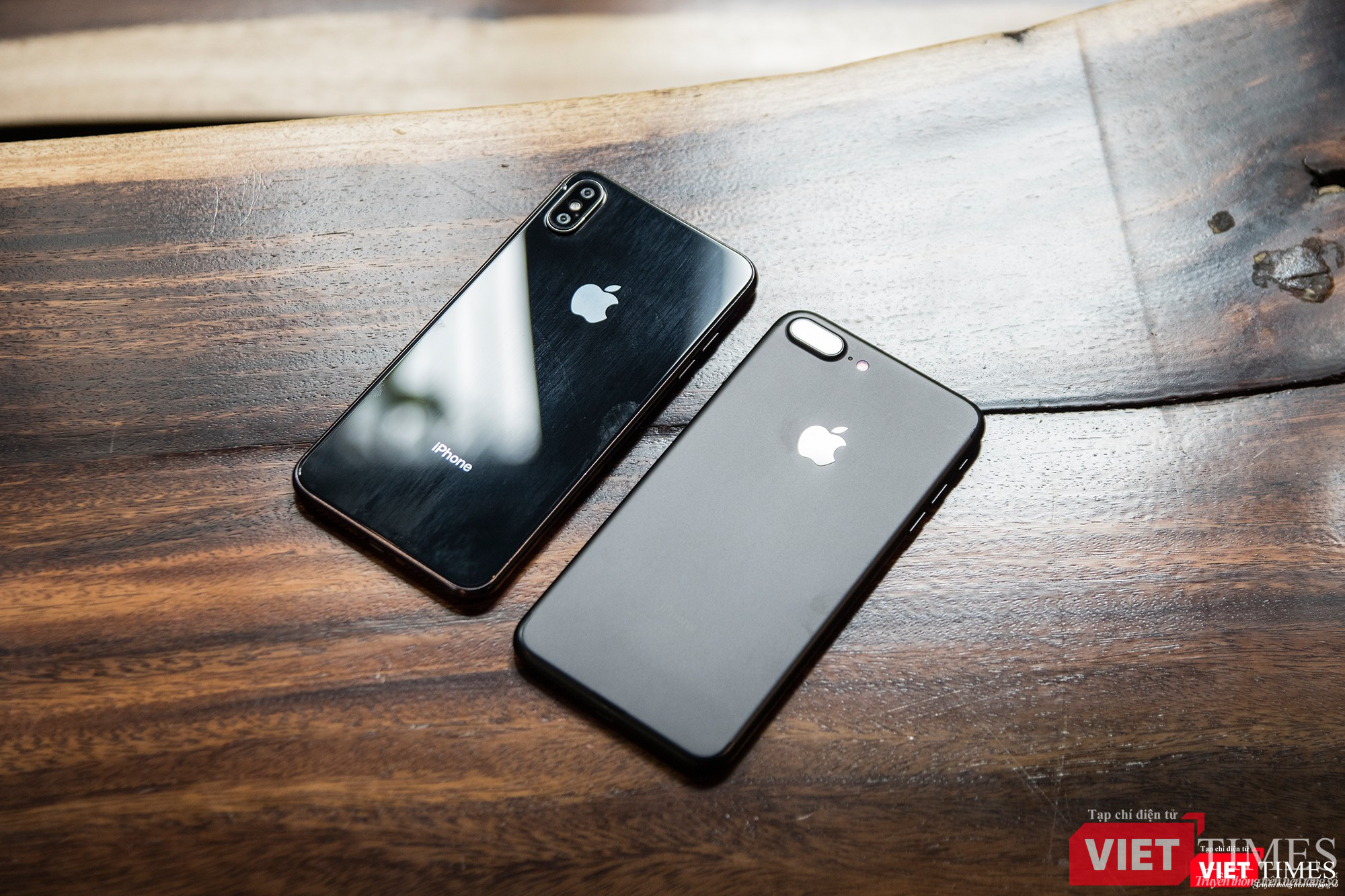 Đối với nhiều người thì thiết kế của iPhone là tương đối nhàm chán. Nhưng sản phẩm của Apple luôn thu hút được sự quan tâm của người dùng và dự kiến iPhone X Plus lại tiếp tục gây "sốt" khi nó ra mắt. Đối với nhiều người thì thiết kế của iPhone là tương đối nhàm chán. Nhưng sản phẩm của Apple luôn thu hút được sự quan tâm của người dùng và dự kiến iPhone X Plus lại tiếp tục gây "sốt" khi nó ra mắt.