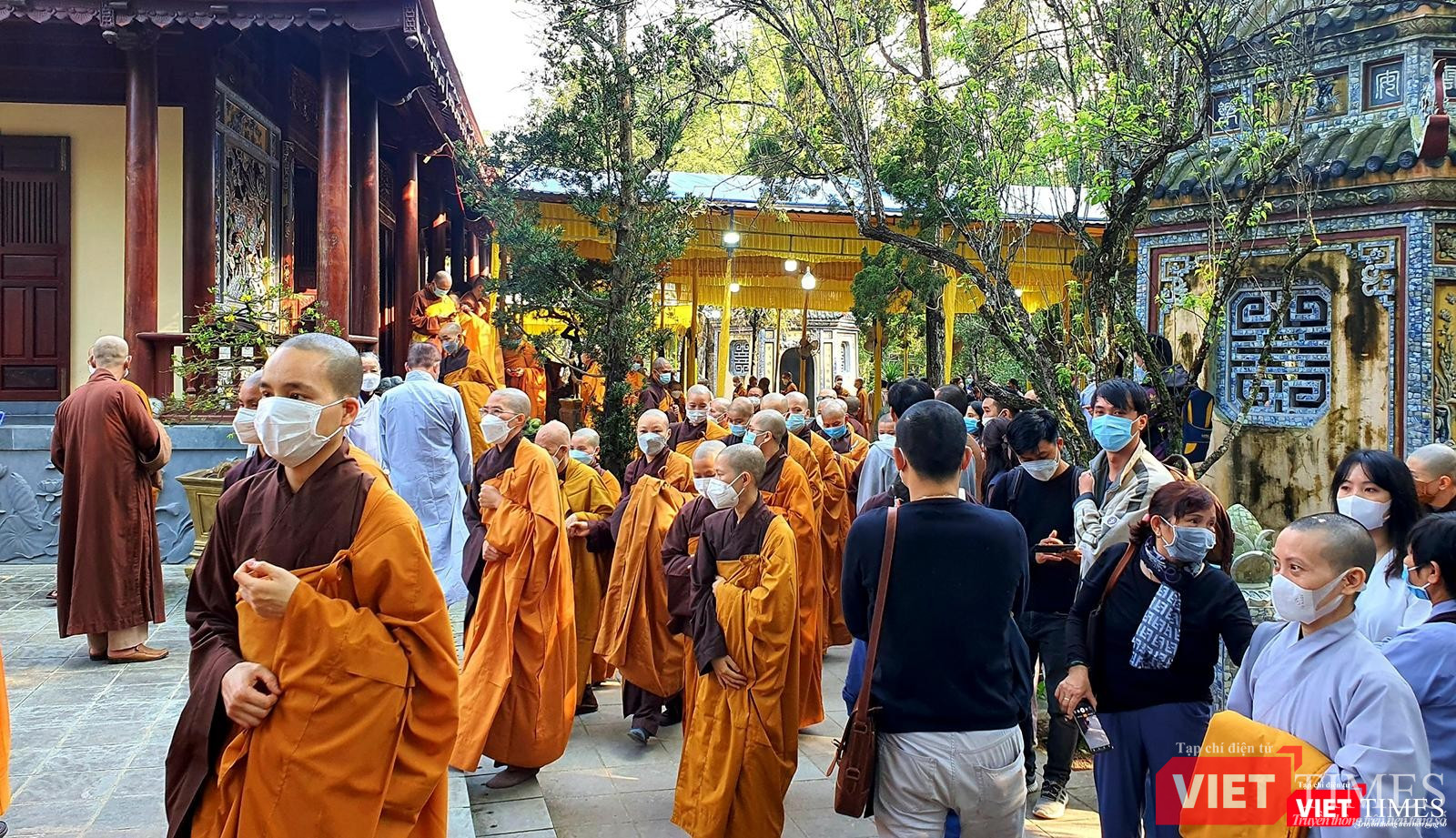 Quang cảnh Tổ đình Tử Hiếu trước giờ hành lễ nhập kim quan Thiền sư Nhất Hạnh