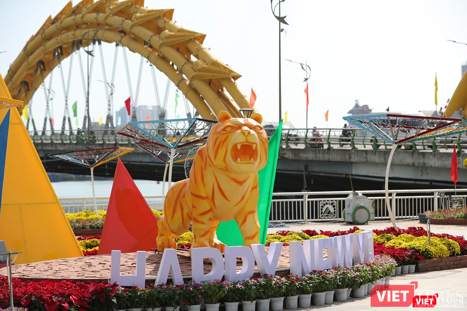 Phân cảnh "Đà Nẵng diệu kỳ" tại công viên phía Tây Bắc cầu Rồng