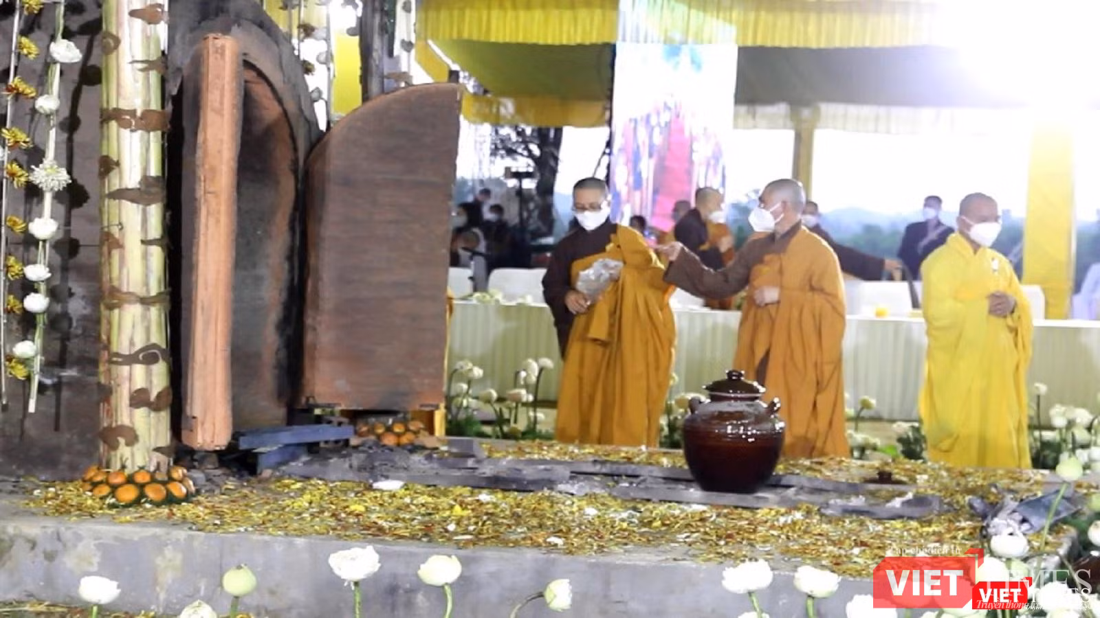 Xá lợi của Thiền sư Thích Nhất Hạnh sau lễ Trà Tỳ