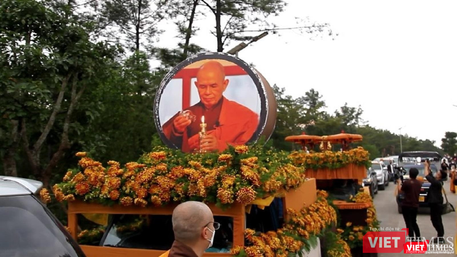 Quang cảnh lễ cung thỉnh xá lợi của Thiền sư Thích Nhất Hạnh