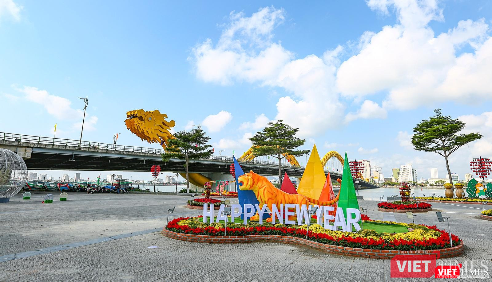 Phân đoạn Long - Hổ hội, (phía Bắc đầu Cầu Rồng, quận Sơn Trà)