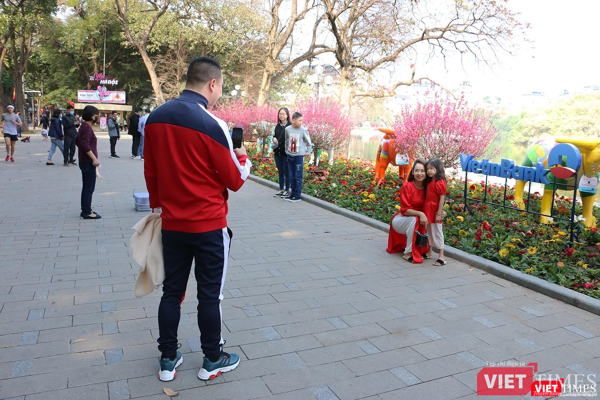 Nơi đây trở thành địa điểm check-in, chụp ảnh Xuân của các gia đình và giới trẻ