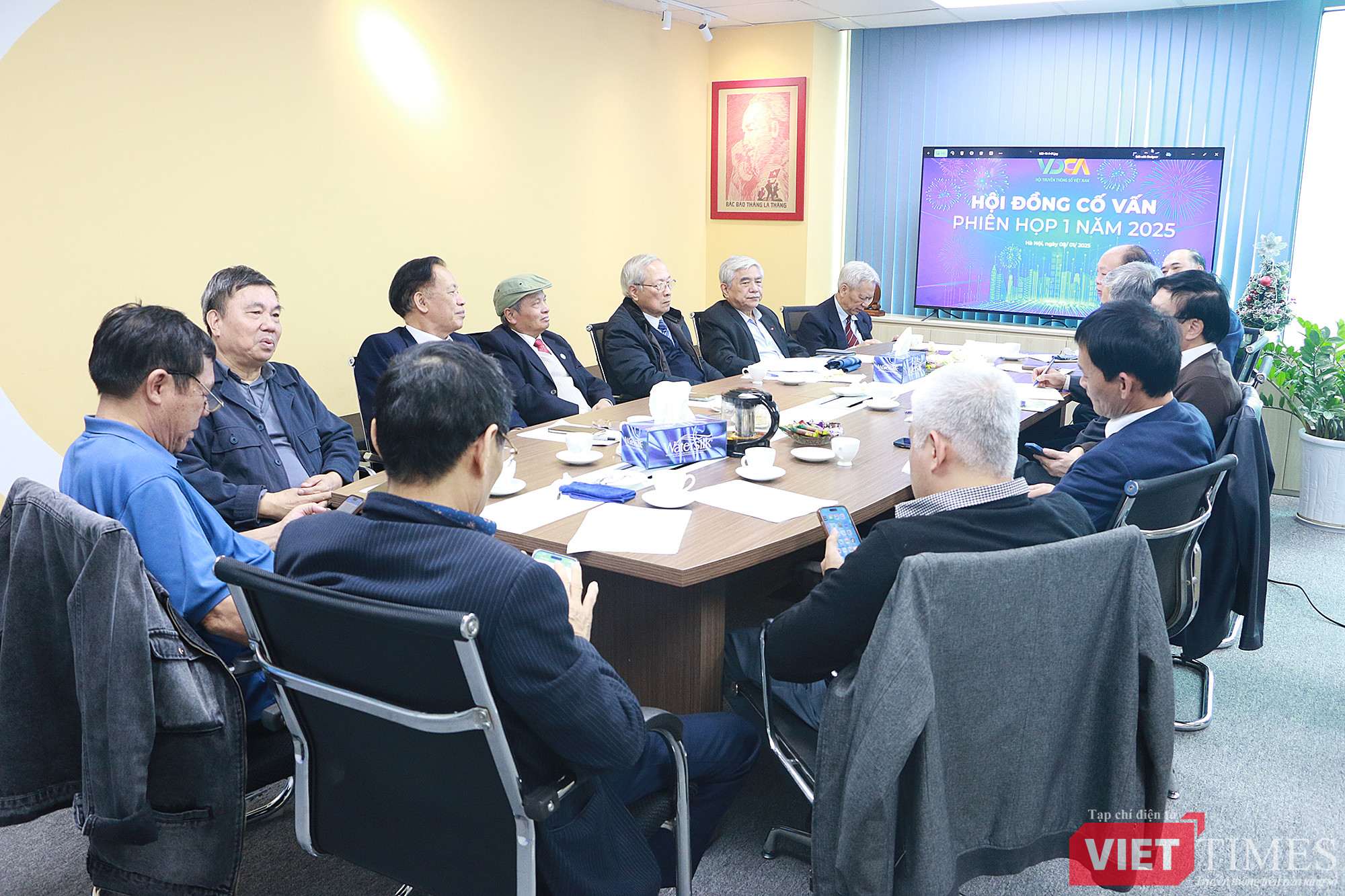 vt_toan canh hoi dong co van.jpg