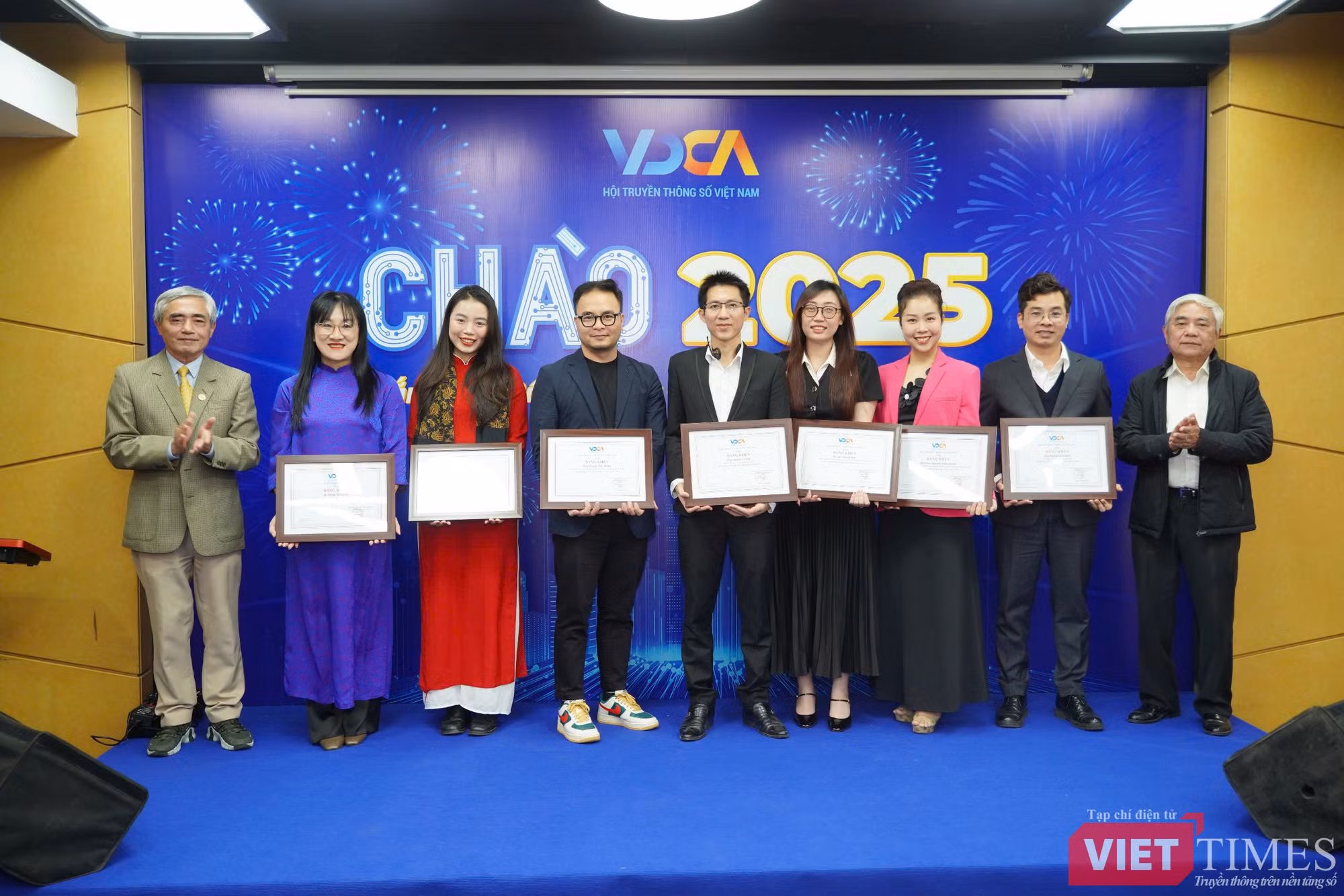 vt_khen thuong ca nhan xuat sac 1.jpg