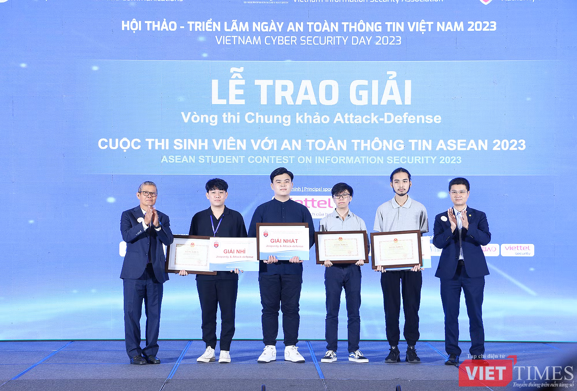 vt_trao giai sinh vien voi attt 2.jpg