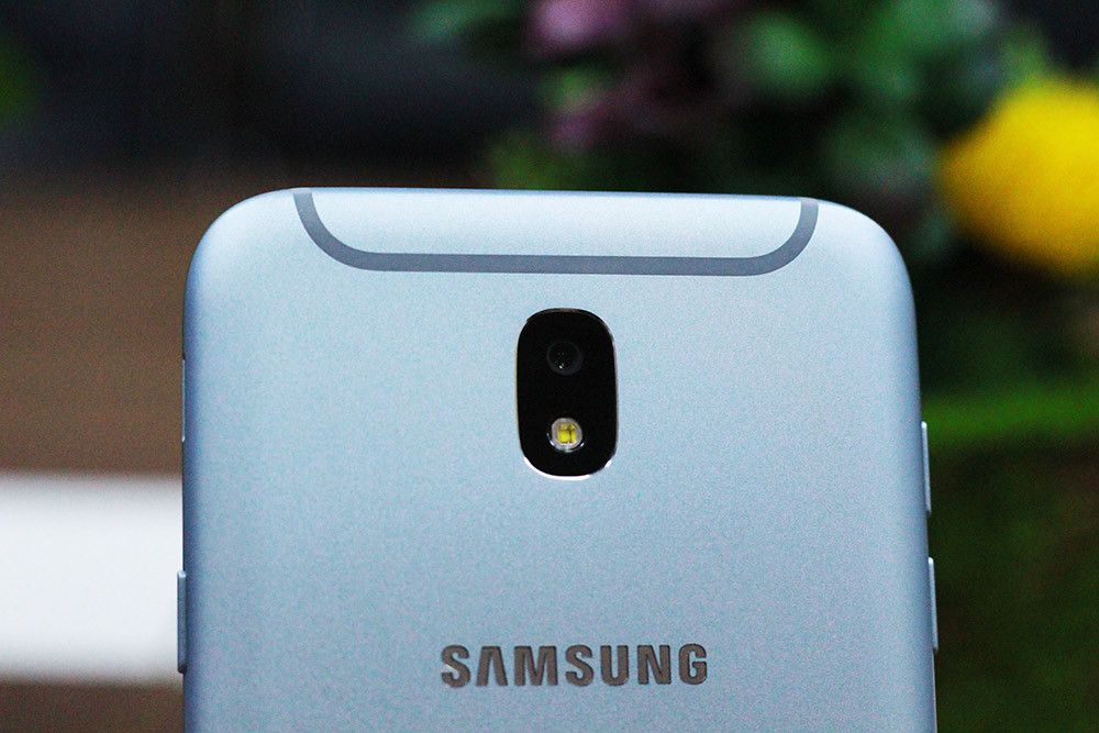 Trải nghiệm Galaxy J7 Pro: Camera “thách thức bóng tối“ ảnh 8